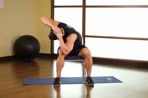 Demonstrasi gerakan Spinal Stretch.